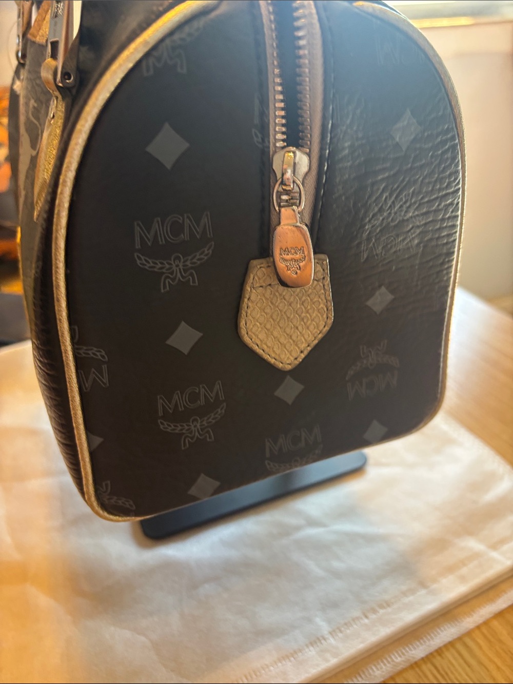 Mcm Limited Lion size 25 suede inside gorgeous - Picture 9 of 17